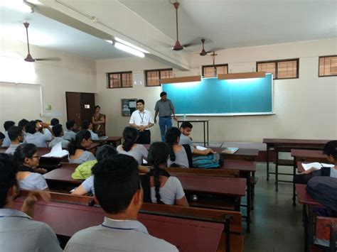 EEE - EELS: Guest lecture on Phase Locked Loop - St Joseph Engineering ...