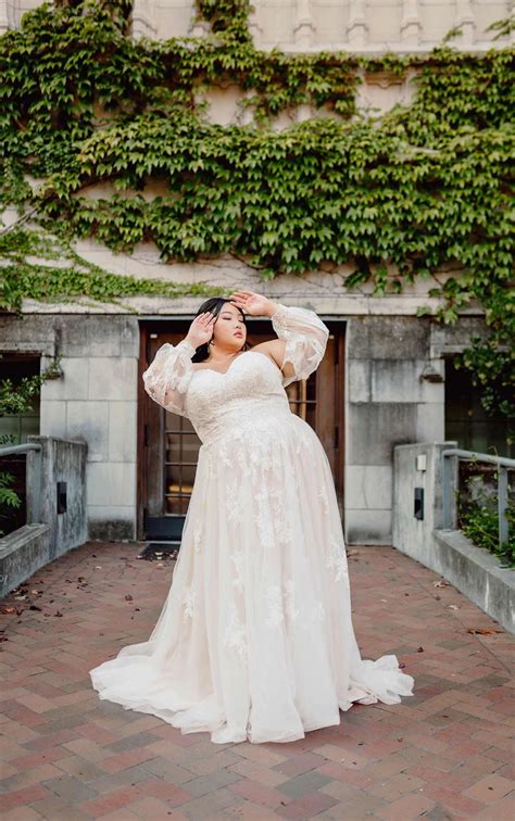 Boho Plus Size Wedding Dress with Off-the-Shoulder Sleeves