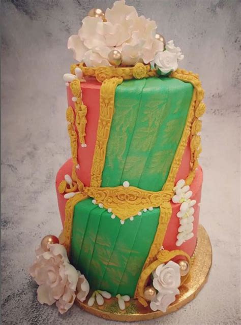 Halfsaree designed cake - Lacreme Bakery Cafe