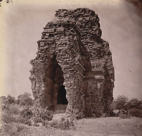 Bhitargaon Temple and Aqueduct tour: Bumpy Trail Bicyclists