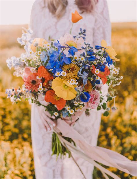25 Gorgeous Bridal Bouquets for Spring & Summer Weddings ...