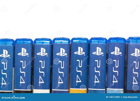 Melbourne, Australia - 13 De Enero De 2019: Fila Permanente De Playstation 4 Juegos Que Muestran ...