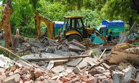 Mega demolition drive in Gandhinagar, clears 700 illegal encroachments ...