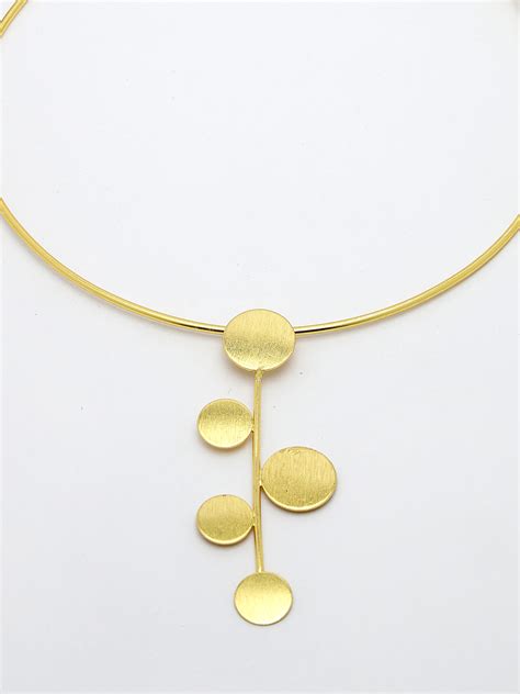 NVR Women Gold-plated Circular Choker Necklace