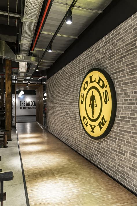 Gold´s Gym Innenansicht - GOLD’S GYM Jena - Architekturobjekte - heinze.de