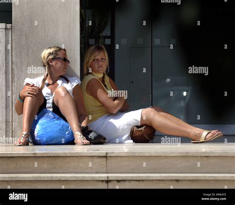 London experiences its hottest recorded summer temperatures since 1911 ...