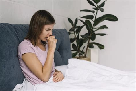 Does Bronchitis Turn Into Pneumonia? Facts - Liv Hospital
