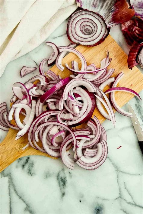 The Best Way to Cut An Onion Into Strips for Fajitas | Front Range Fed