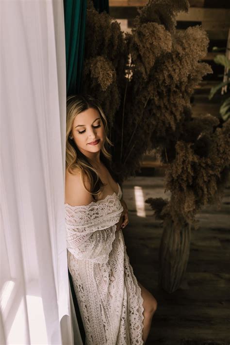 Boudoir Photography Poses