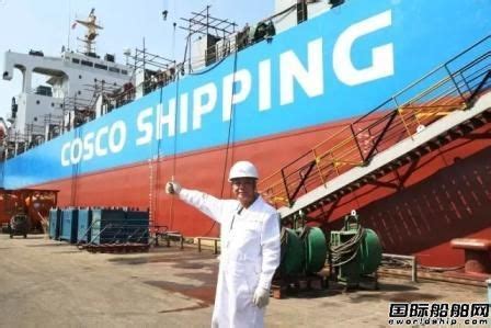 广东中远船务为中远海运集运首艘船更换新logo - 维修改装 - 国际船舶网