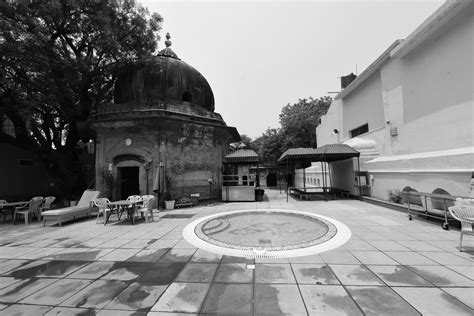 Inside the Delhi Golf Club is a wealth of monuments that is anything ...