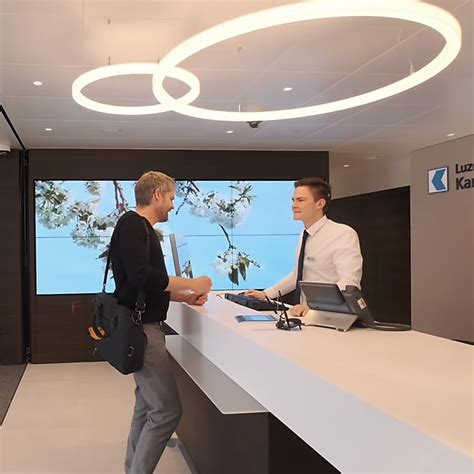 Displays - SMART Signage - Business Monitors | Samsung Business India