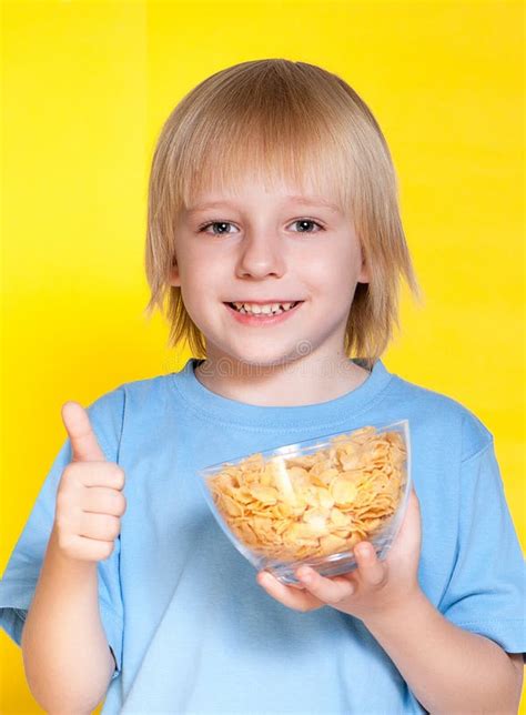 玉米男孩原型是谁 玉米男孩图片及案例描述_知秀网