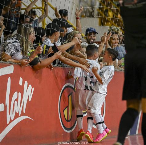 Equipe sub-9 de futsal do Santos FC conquista a Copa Expresso/ANE - Santos Futebol Clube