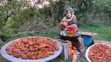 Where the Locals Specialize in Home Made 的图像结果