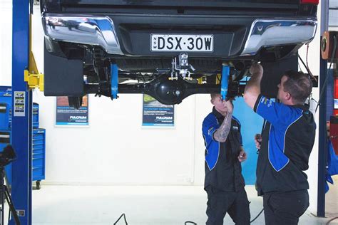 How to install a suspension lift kit - 4WD Action DIY lift kit install ...