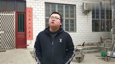 河南农村小伙在江苏昆山打工 一年挣了多少钱 听听他怎么说 - YouTube
