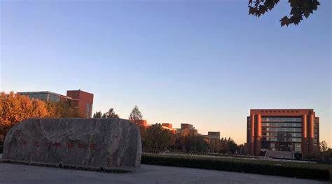 文科综合实验中心赴北京用友软件园交流参观 - 文科综合实验教学中心