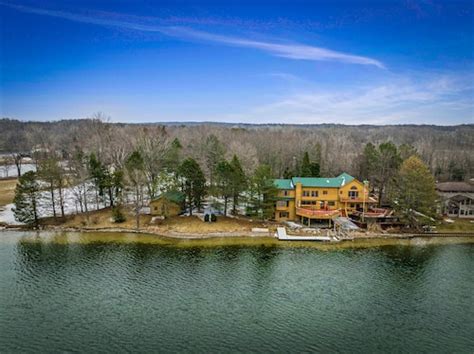 Log cabin Michigan mansion on market looks like something out of ...