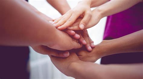 All Hands in Teamwork 的图像结果