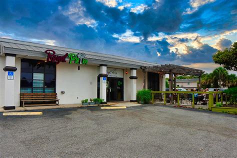 Tour & Gallery - Royal Palm Village Wine & Tapas