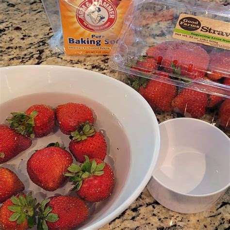 How To Clean Strawberries Without Vinegar or Baking Soda?