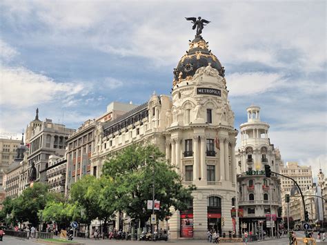 See the Major Landmarks of Madrid - live online tour from Madrid