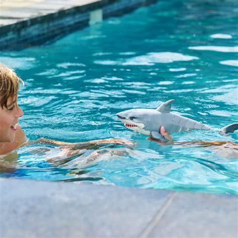 Zuru Robo Alive Great White Shark | Animal Toys | B&M