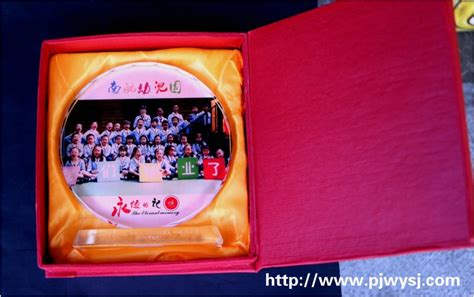 毕业礼物都是什么最新素材