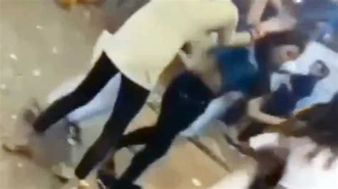 Girls Fight: Five Girls Fighting For A Boyfriend Video Viral On Social ...