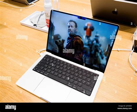 Laptop Computer Definition French at Emma Pitt blog