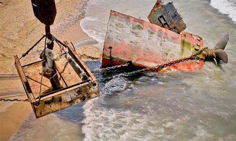 The Ugly Side of Pakistan's Ship-Breaking Industry at Gadani - The Wire