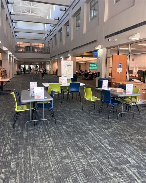 FGCU LIBRARY (@fgculibrary) • Instagram photos and videos