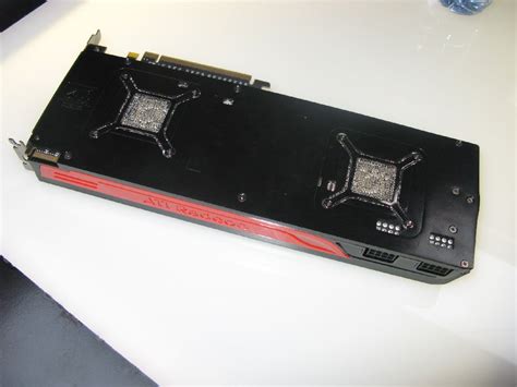 Cebit: XFX toont overgeklokte HD 5970 Eyefinity 6 - Tweakers