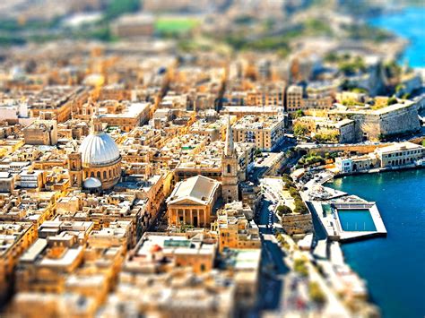 Il-Belt Valletta, Malta : r/tiltshift
