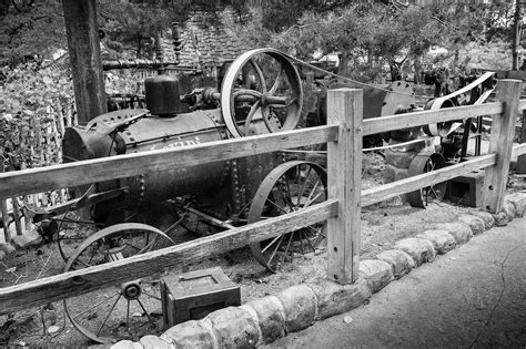 Old Technology Black White 的图像结果