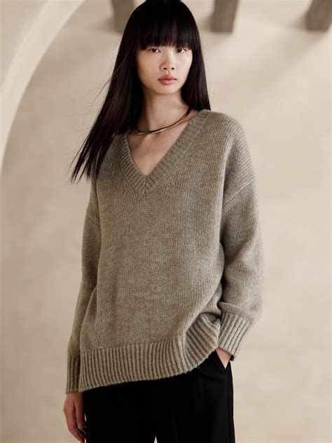 Salma Oversized Wool-Cotton Sweater | Banana Republic