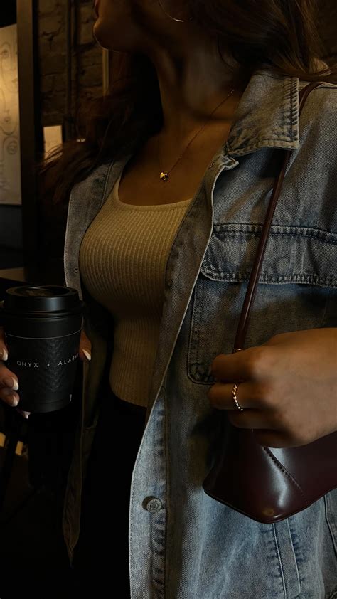 Anna Amara | unseen bits | Instagram