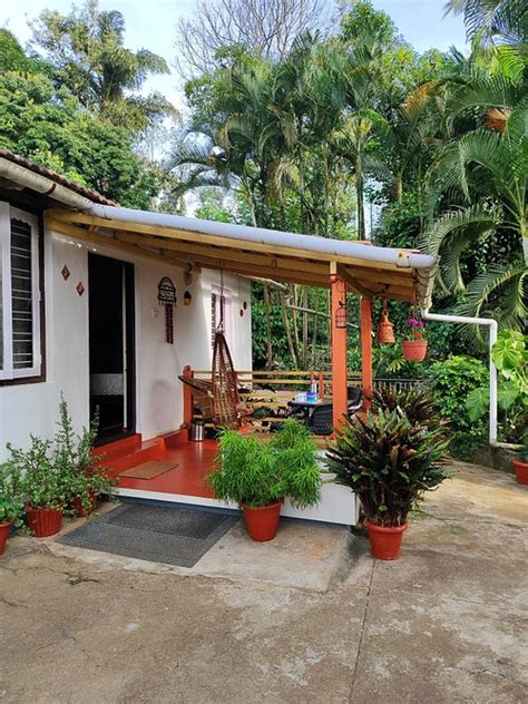 THE BLUE MOUNTAINS ESTATE STAY (Kodagu (Coorg)/Napoklu) - Guesthouse ...