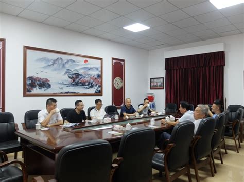 揭阳产业园管委会领导到协会和玉器加工厂场（林伟涛玉雕直播大厦）调研