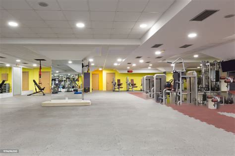 LED Lighting at the Gym 的图像结果