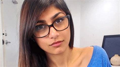 Hackers target porn star Mia Khalifa