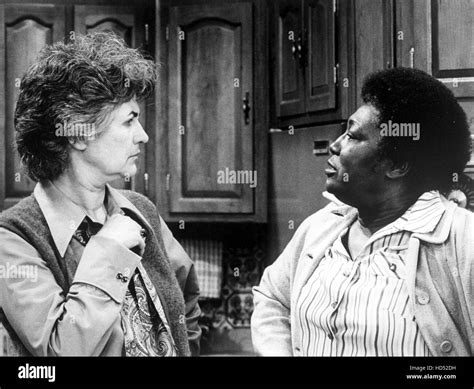 MAUDE, Bea Arthur, Esther Rolle, 1972-1978, Season 1 Stock Photo - Alamy