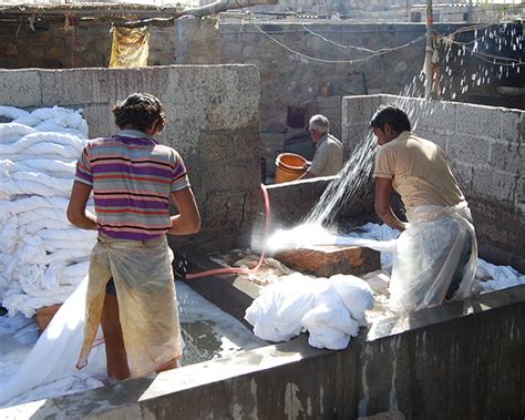 Ajrakh Prints in Natural Vegetable Dyes Manufacturer Exporter Barmer ...