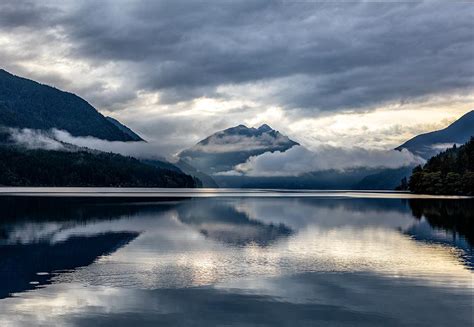 A moody morning at Lake Crescent, Olympic National Park | National ...