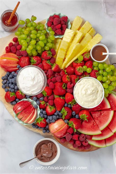 How to Make A Fresh Fruit Charcuterie Board With Strawberries ...