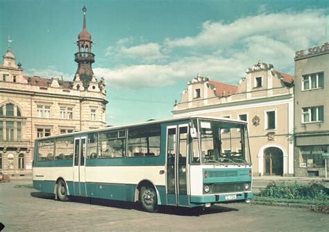 Osmdesátky hranaté jak podle pravítka. Karosa 700 uměla, i když ...