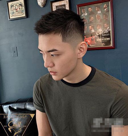 2019夏天男生帅气的短发图片-男生短发-帅哥发型网