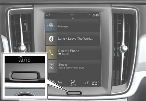 XC60 Twin Engine Activating and deactivating centre display | Volvo ...