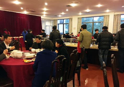 党代会微观察：市直代表徒步去会场吃饭到食堂--台州频道